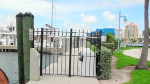 Street Blowjobs - Latina Jasmine starring Josh butt fucking