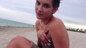 Hot Crazy Mess: Shaved girl Natalie Porkman wishes swallow