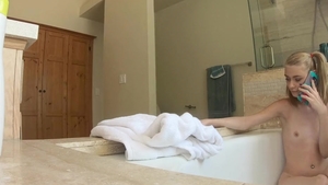 SpyFam - Step sister Hannah Hays goes in for hard slamming