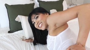 Anal 4k: Ember Snow fucks with large vibrator