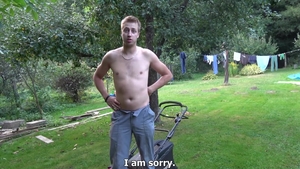 CzechWIFESWAP.com - Homemade czech cumshot outdoors