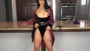 Baberotica: Gina Valentina fingering